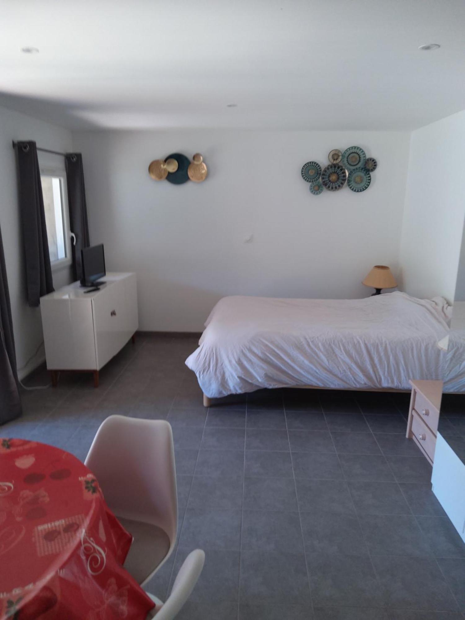 Meuble Avec Cour Lägenhet Sotteville-lès-Rouen Exteriör bild